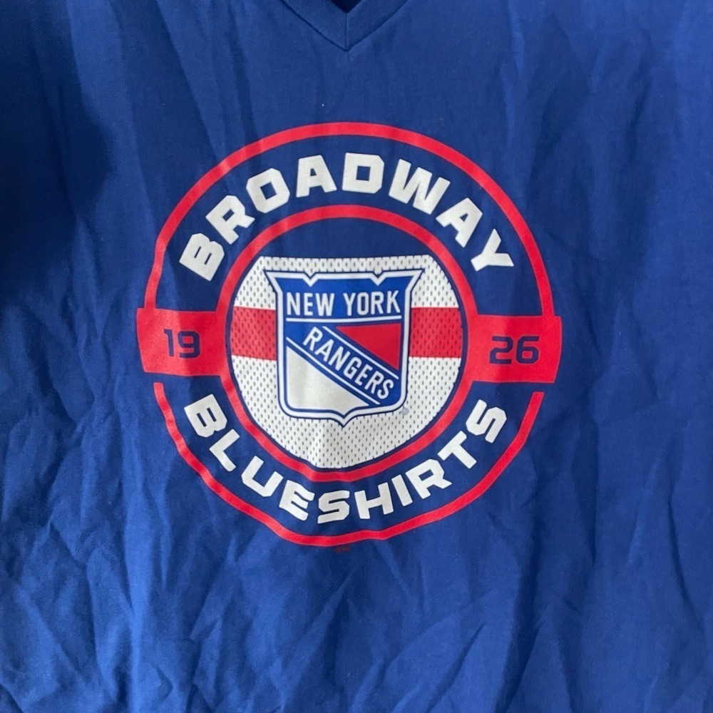 NHL Women’s New York Rangers Local Slogan Blue V-Neck T-Shirt Sz L NWT - Picture 2 of 6